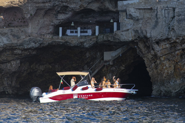 Tour delle grotte di Polignano a Mare - Boat Tour