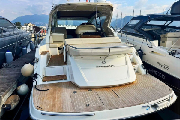 Noleggio Yacht Cranchi M44: Tour in Costiera Amalfitana
