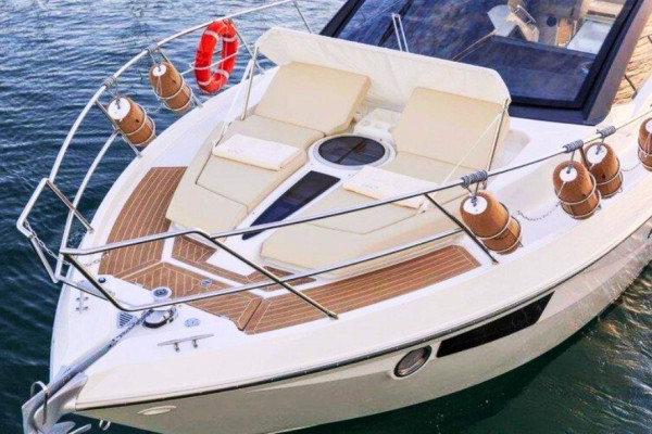 Escursione in yacht con Skipper da Salerno a Positano, Cranchi M44