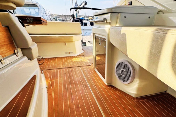 Noleggio Yacht Cranchi M44: Tour in Costiera Amalfitana
