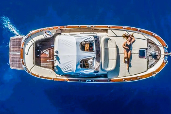 Tour in Gozzo Aprea 750 – Capri e Amalfi Coast
