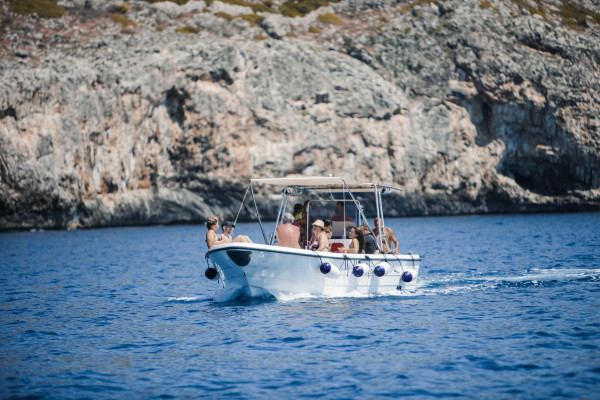 Escursioni alle grotte di S. M. di Leuca sul versante Adriatico