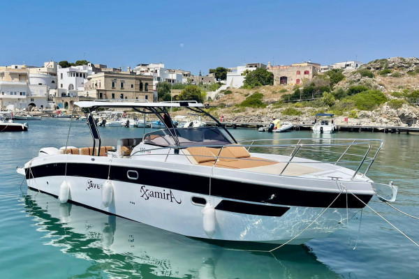 Day cruiser Walk Around di 10 mt con coppia di fuoribordo Yamaha da 300hp