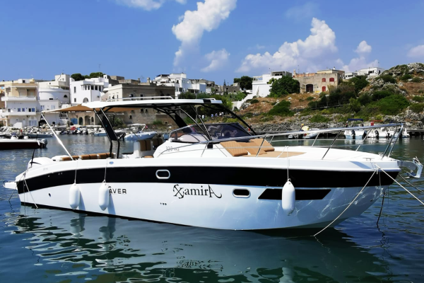 Day cruiser Walk Around di 10 mt con coppia di fuoribordo Yamaha da 300hp