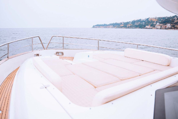 Noleggio Yacht Azimut Magellano 53 - Capri e Costiera Amalfitana
