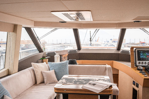 Noleggio Yacht Azimut Magellano 53 - Capri e Costiera Amalfitana
