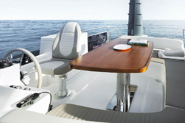 Noleggio Yacht Azimut Magellano 53 - Capri e Costiera Amalfitana
