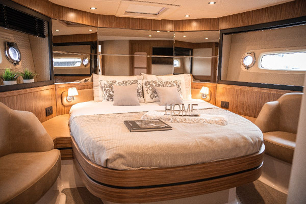 Noleggio Yacht Azimut Magellano 53 - Capri e Costiera Amalfitana
