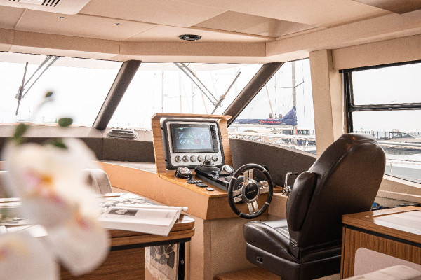 Noleggio Yacht Azimut Magellano 53 - Capri e Costiera Amalfitana
