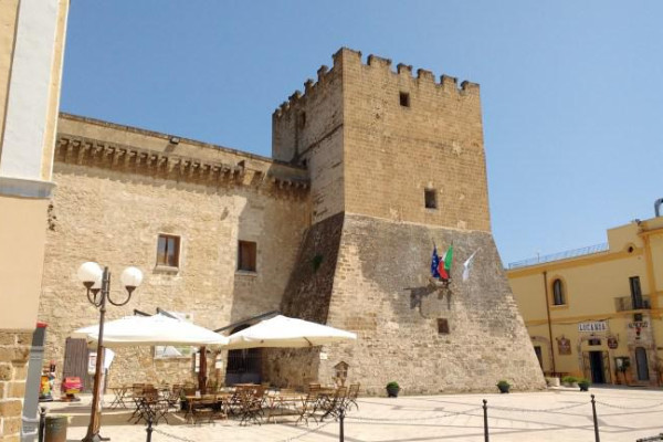 ...il Castello De Falconibus a Pulsano...
