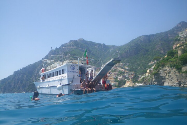 Tour in barca da Salerno con sosta ad Amalfi e aperitivo incluso
