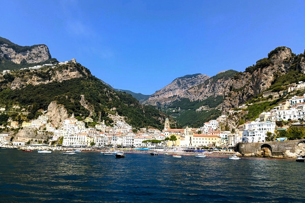 Tour in barca da Salerno con sosta ad Amalfi e aperitivo incluso
