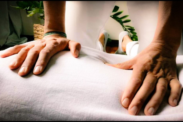 Maggaggio Shiatsu su Futon