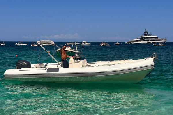 Gommone comodo e sicuro 