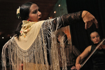Espetáculo de flamenco num tablao tradicional