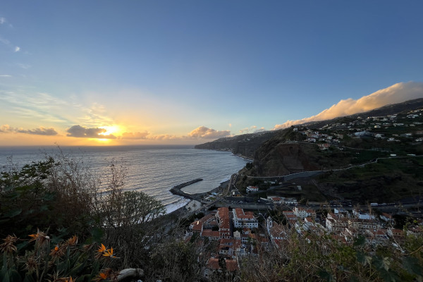 A fantastic panoramic of the Atlantic Ocean and the sea bay of Ribeira Brava awaits us.