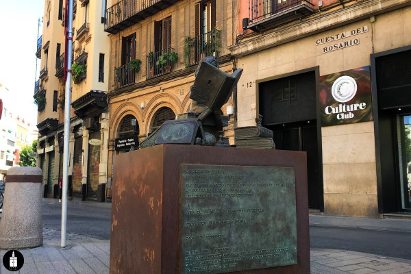 Monumento a Clara Campoamor