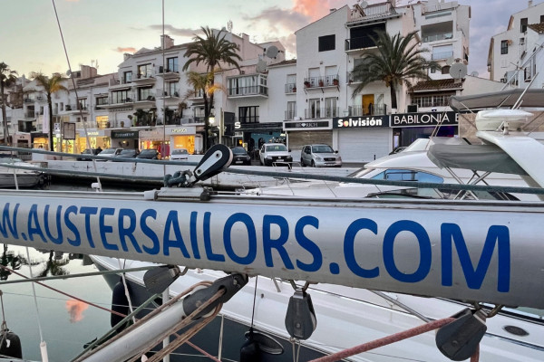 Vista de Puerto Banús desde nuestro velero - Inquieto