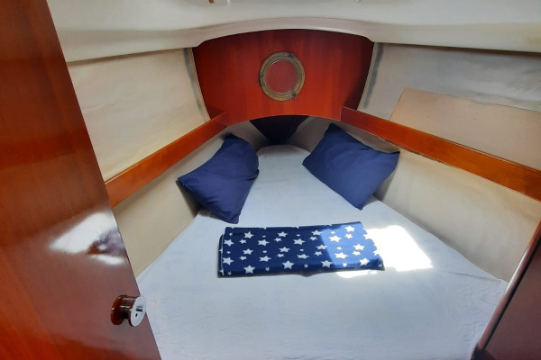 Interior velero Inquieto - camarote de proa