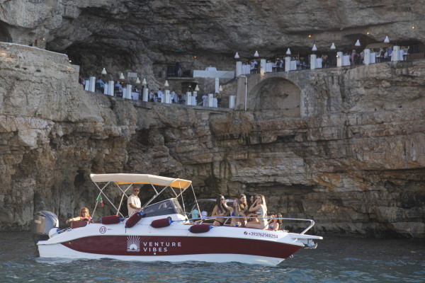 Monopoli: Tour privado exclusivo en barco