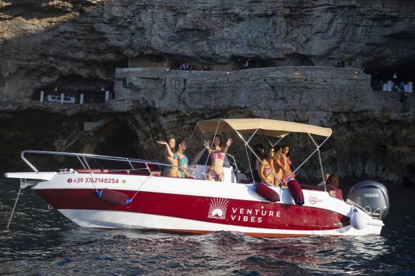 Monopoli: Tour Compartido en Barco 