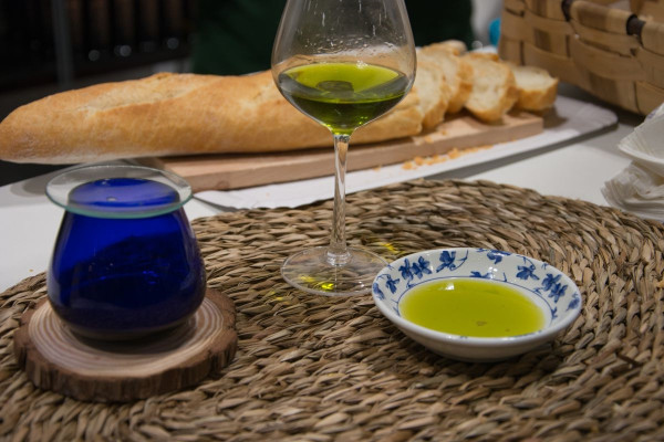 Degustación Exclusiva de Aceite de Oliva Extra Virgen en Masseria