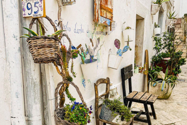 Authentic Routes: Locorotondo, Cisternino & Ostuni con Recogida en Polignano