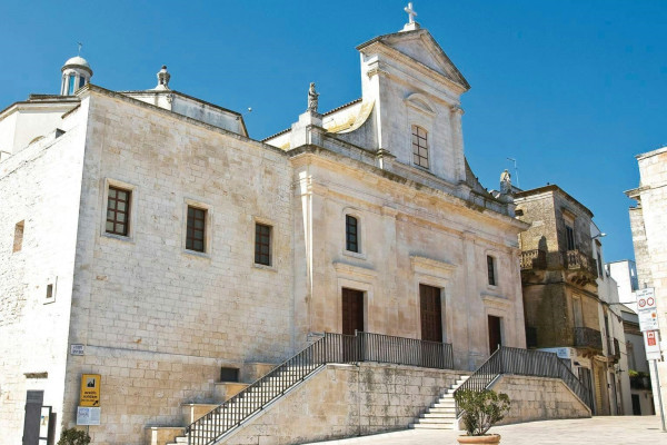 Authentic Routes: Locorotondo, Cisternino & Ostuni con Recogida en Polignano