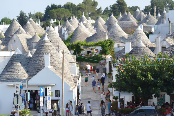 Authentic Routes: Conversano, Alberobello & Monopoli con Recogida en Polignano
