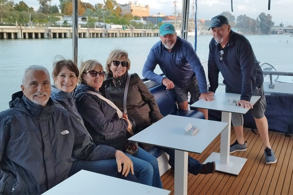 Paseo en barco de 1 hora por el río Guadalquivir, una forma ideal de descubrir Sevilla.