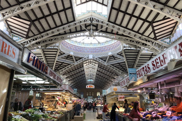 Slenter over de prachtige centrale markt