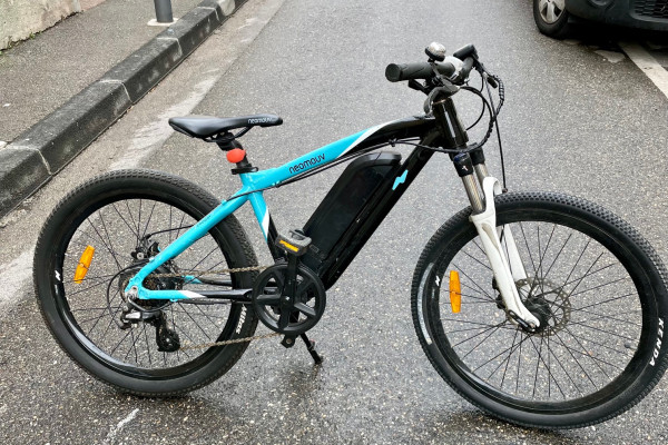De Croony van Neomouv, een elektrische mountainbike van 24 inch.