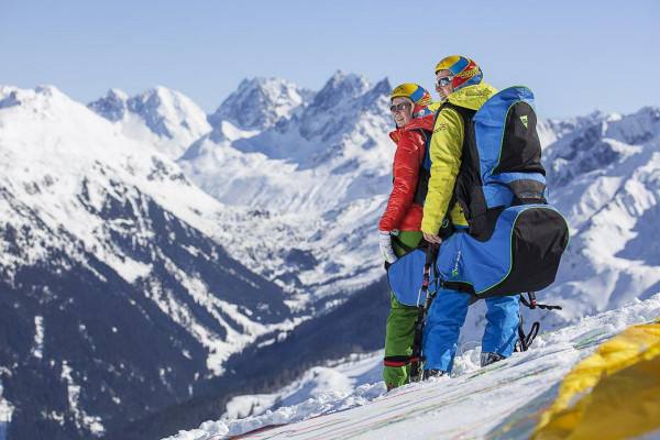 Skifahren im Montafon und gleich auch ein Tandemflug von der Silvretta Montafon