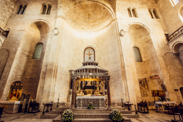 Guided tour of the St. Nicholas Basilica and the crypt