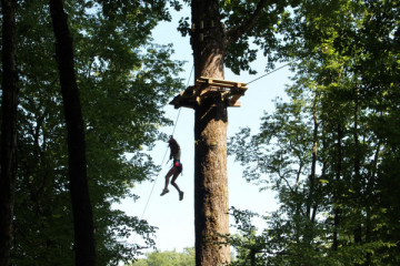 13 tree climbing courses and 2 giant zip lines