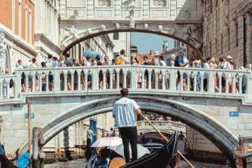Danieli/Bridge of Sighs private gondola ride