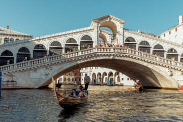 Bacino Orseolo/Rialto private gondola ride
