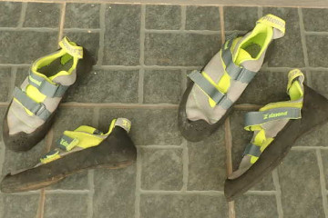Simond climbing shoes in different sizes from 36 to 46. Velcro fastener, soft sole, comfortable shoe