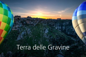 Fly in a hot air balloon in the Terra delle Gravine