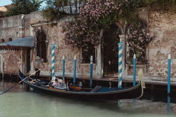 Accademia/San Vidal private gondola pier