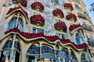 GAUDI, MODERNISME AND SPANISH WINE