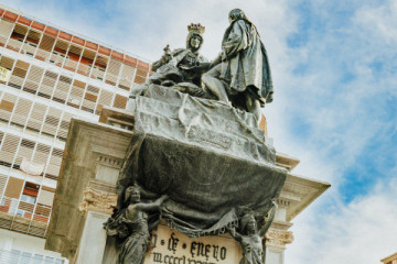Free Tour Route of the Catholic Monarchs – Includes Royal Chapel