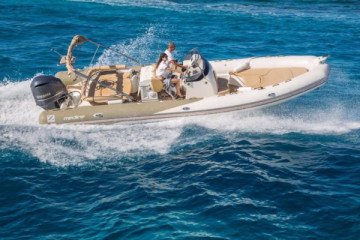 Motorboat rental