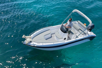 HALF DAY BOAT RENTAL - POSEIDON 5.5m -  60HP - NO LICENSE