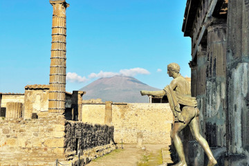 Pompeii & Vesuvius with lunch and wine tasting