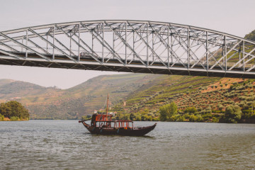 Pinhão: Rabelo Boat Tour to Romaneira