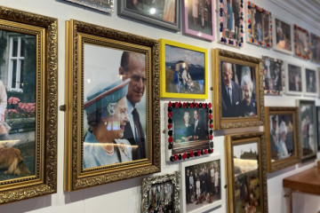 Royal photos' displayed in the restaurant. 