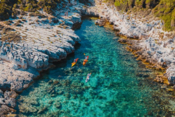 KAYAK TOUR WITH CAVE EXPERIENCE 3,5H- PULA/ PREMANTURA