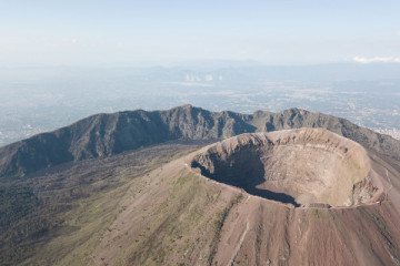 Private car tour from Salerno to Pompeii, Vesuvius and Naples