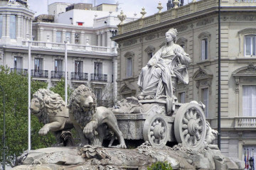 Madrid Monumental: between Alcalá, Gran Vía and Retiro